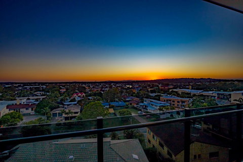 Sunset Retreat Mooloolaba - New Castle Holiday 18