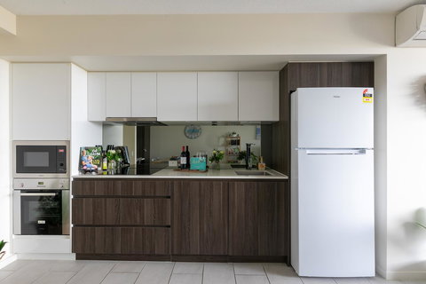 Sunset Retreat Mooloolaba - New Castle Holiday 8