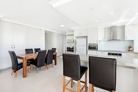 ULTIQA Beach Haven On Broadbeach - New Castle Holiday 14