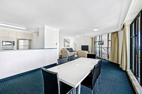 ULTIQA Beach Haven On Broadbeach - New Castle Holiday 37