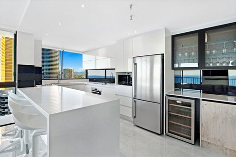 ULTIQA Beach Haven On Broadbeach - New Castle Holiday 2