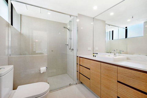 ULTIQA Beach Haven On Broadbeach - New Castle Holiday 24
