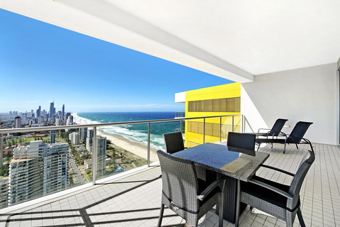 ULTIQA Air On Broadbeach - New Castle Holiday 17
