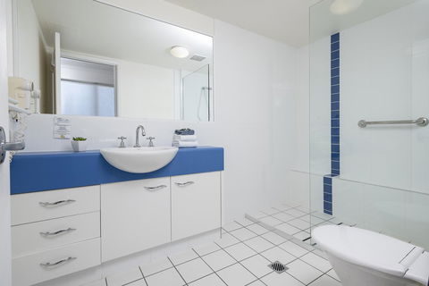 Belaire Place Motel Apartments - New Castle Holiday 10