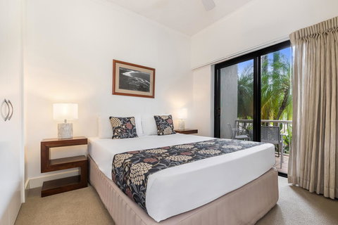 Mirra Chana - New Castle Holiday 24