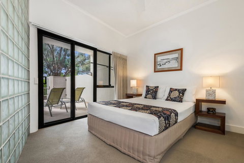 Mirra Chana - New Castle Holiday 3