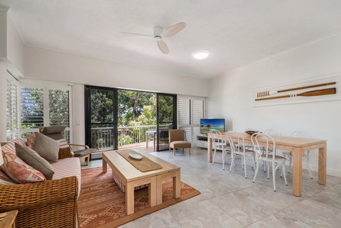 Mirra Chana - New Castle Holiday 11