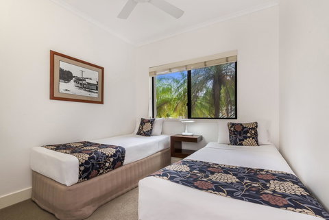 Mirra Chana - New Castle Holiday 12