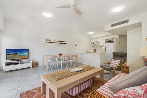 Mirra Chana - New Castle Holiday 7