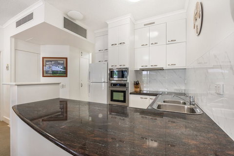 Mirra Chana - New Castle Holiday 1