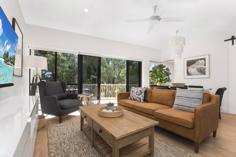 Mirra Chana - New Castle Holiday 16