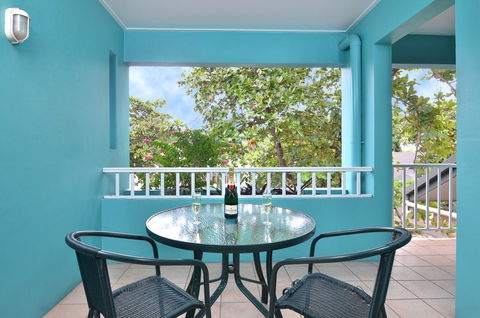 Le Cher Du Monde Adults Only - New Castle Holiday 25