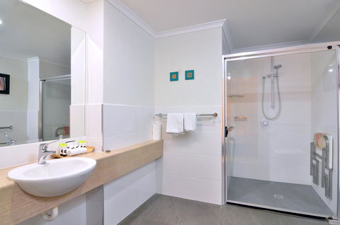 Le Cher Du Monde Adults Only - New Castle Holiday 9