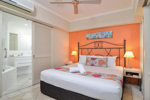 Le Cher Du Monde Adults Only - New Castle Holiday 22