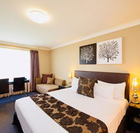 Best Western Plus Ambassador On Ruthven Motor Inn - New Castle Holiday