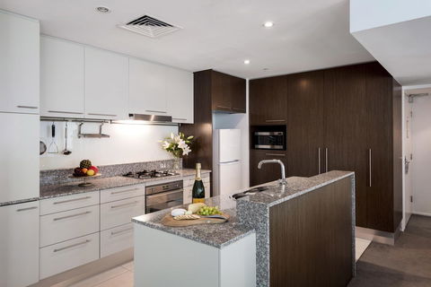 Oaks Brisbane Aurora Suites - New Castle Holiday 6