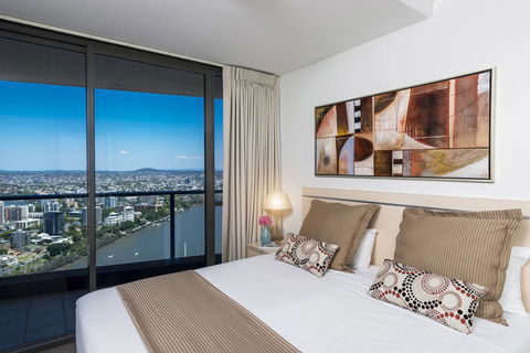 Oaks Brisbane Aurora Suites - New Castle Holiday 4