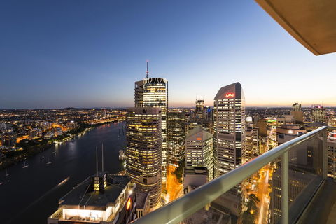 Oaks Brisbane Aurora Suites - New Castle Holiday 10