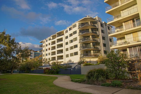 San Marino By The Sea Apartments - New Castle Holiday 28