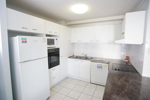 San Marino By The Sea Apartments - New Castle Holiday 3