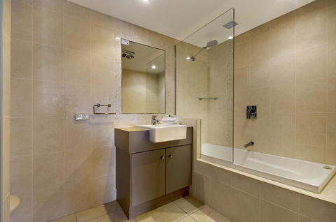 San Marino By The Sea Apartments - New Castle Holiday 36