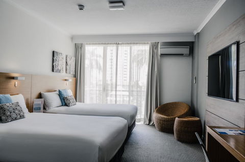 Novotel Cairns Oasis Resort - New Castle Holiday 3