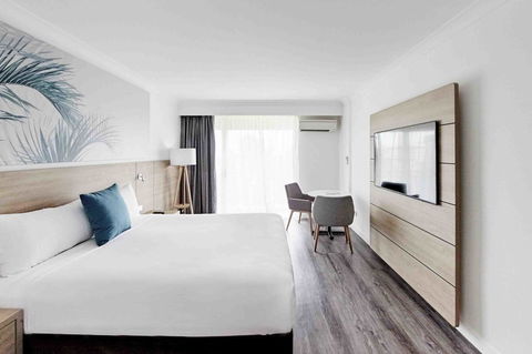 Novotel Cairns Oasis Resort - New Castle Holiday 6