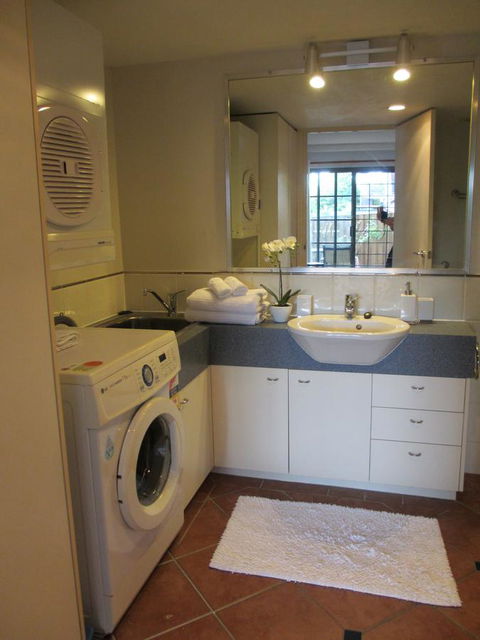 Powerhouse Apartments - New Castle Holiday 6