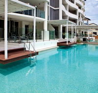 Waters Edge Apartment Cairns - New Castle Holiday
