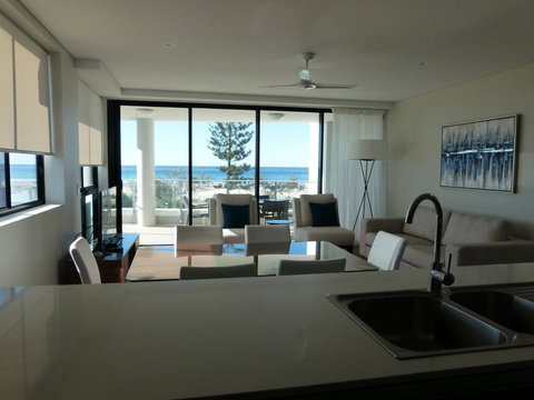 Pure Kirra - New Castle Holiday 24