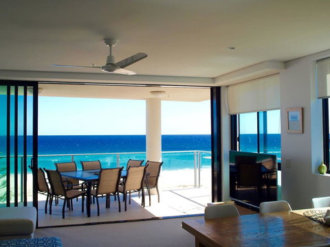 Pure Kirra - New Castle Holiday 7