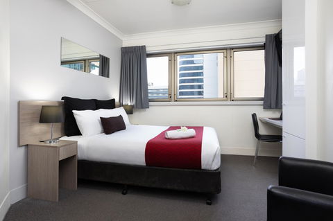 George Williams Hotel - New Castle Holiday 5