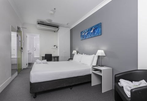 George Williams Hotel - New Castle Holiday 35