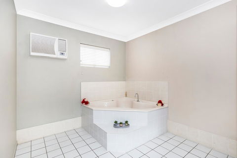 Comfort Inn North Brisbane - New Castle Holiday 8