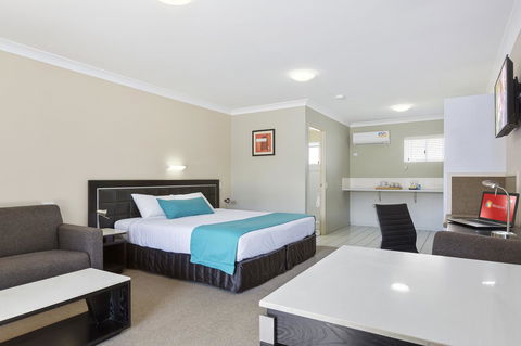 Comfort Inn North Brisbane - New Castle Holiday 0