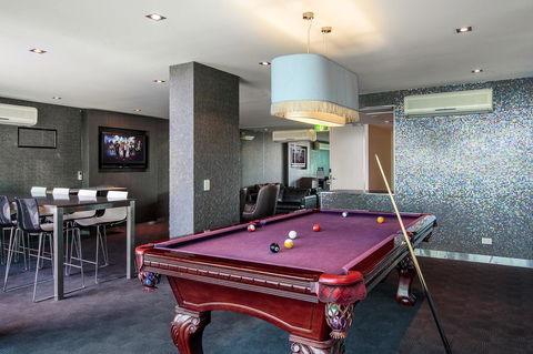 Evolution Apartments - New Castle Holiday 5