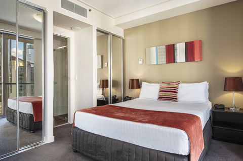 Evolution Apartments - New Castle Holiday 14