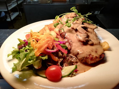 Burke & Wills Motor Inn - New Castle Holiday 16