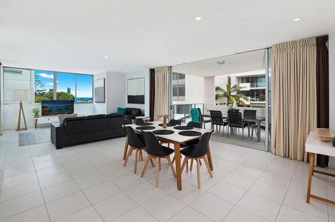 Element On Coolum Beach - New Castle Holiday 3