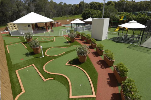 Fairways Golf & Beach Retreat Bribie Island - New Castle Holiday 18