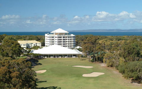 Fairways Golf & Beach Retreat Bribie Island - New Castle Holiday 10
