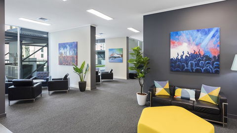 Oaks Brisbane Festival Suites - New Castle Holiday 11