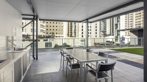 Oaks Brisbane Festival Suites - New Castle Holiday 13