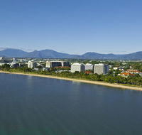 Holiday Inn Cairns Harbourside - New Castle Holiday