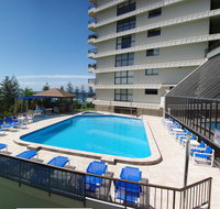 Gemini Court Holiday Apartments - New Castle Holiday