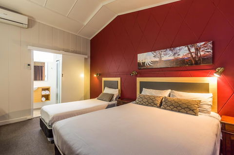 Downs Motel - New Castle Holiday 14