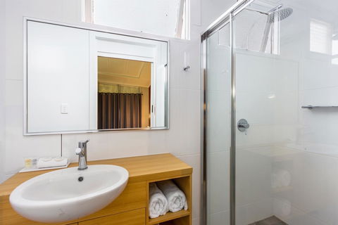 Downs Motel - New Castle Holiday 15