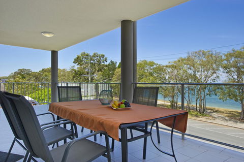 On The Bay Apartments - New Castle Holiday 7