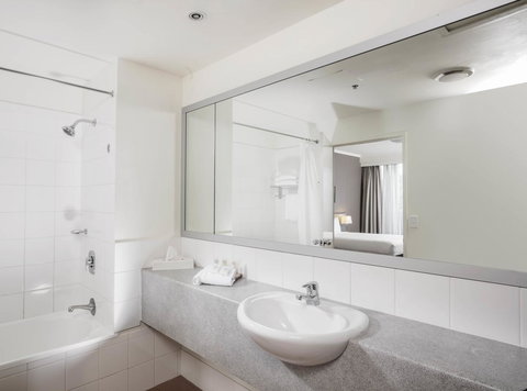 Hotel Indigo Brisbane City Centre, An IHG Hotel - New Castle Holiday 1