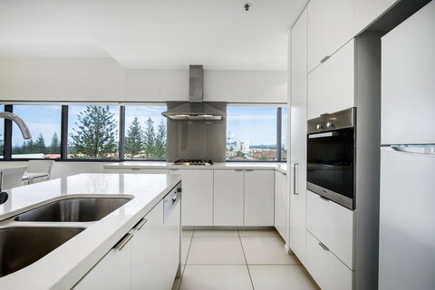 Ultra Broadbeach - New Castle Holiday 8